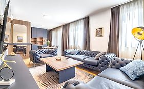 Arena Lux Apartments